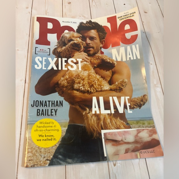 People Other - People Magazine Sexiest Man Alive 2025 Jonathan Bailey Issue